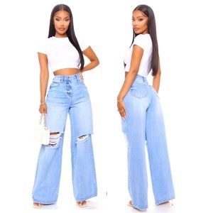 Fashion Nova - Wide Leg 90s Skater Jeans - Medium Blue Wash - Size 1 - Trending